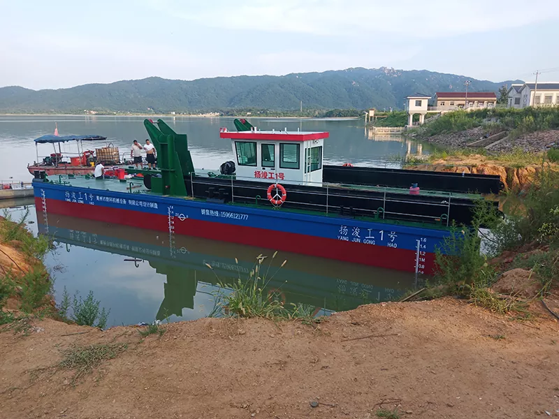 Pływająca platforma koparki