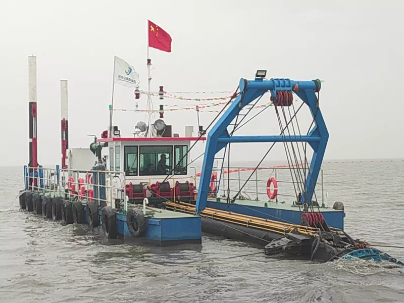 Statek pogłębiarki górniczej